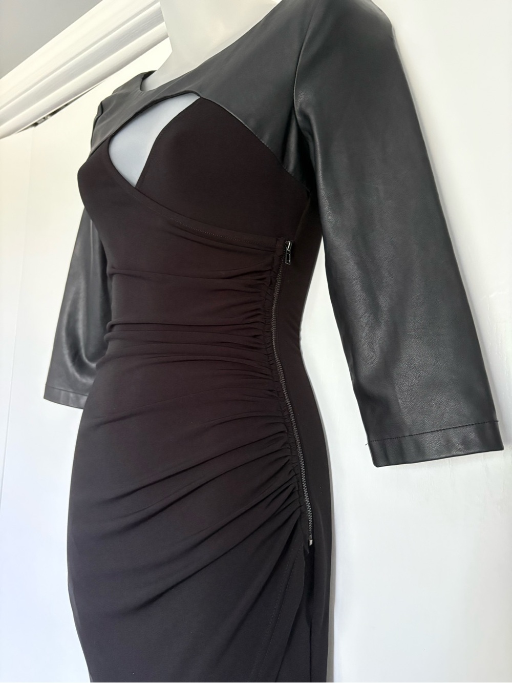GUESS Black Ruched Sheath Dress with Faux Leather Sleeves size xxs